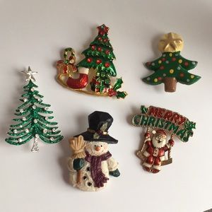 Set of 5 Christmas pins/brooches